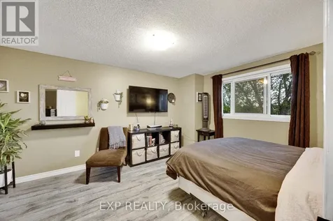 220 Rosebank Place Kitchener ON N2E 2R8