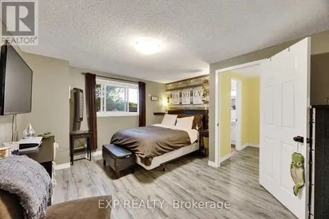 220 Rosebank Place Kitchener ON N2E 2R8