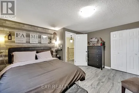 220 Rosebank Place Kitchener ON N2E 2R8