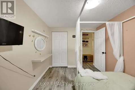 220 Rosebank Place Kitchener ON N2E 2R8