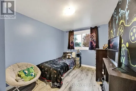 220 Rosebank Place Kitchener ON N2E 2R8