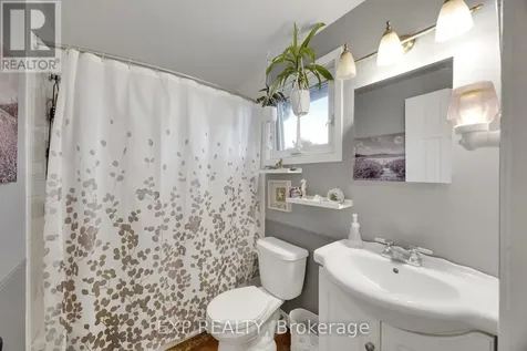 220 Rosebank Place Kitchener ON N2E 2R8
