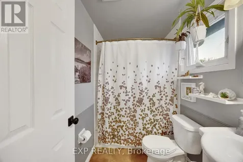 220 Rosebank Place Kitchener ON N2E 2R8