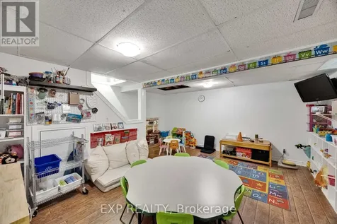 220 Rosebank Place Kitchener ON N2E 2R8