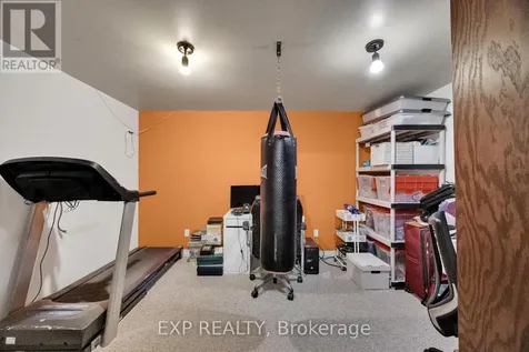 220 Rosebank Place Kitchener ON N2E 2R8