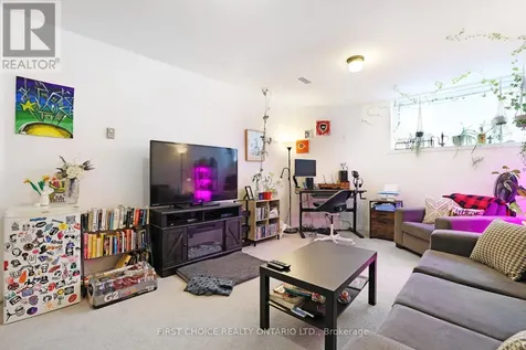 10 Maravista Drive Ottawa ON K2J 2Z5