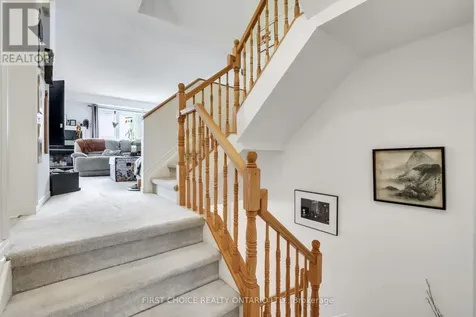 10 Maravista Drive Ottawa ON K2J 2Z5