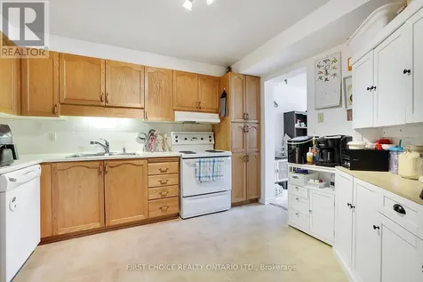 10 Maravista Drive Ottawa ON K2J 2Z5