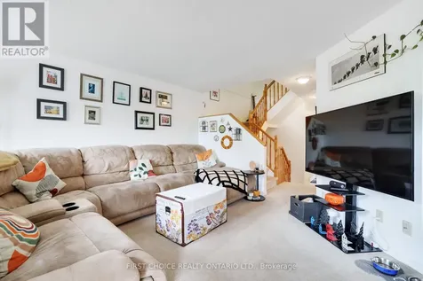 10 Maravista Drive Ottawa ON K2J 2Z5