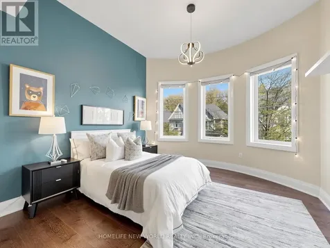 85 Forest Grove Court Aurora ON L4G 3G4