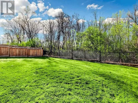 85 Forest Grove Court Aurora ON L4G 3G4