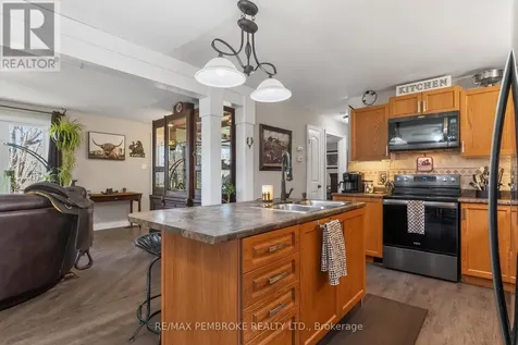 1346 Station Hill Road Laurentian Valley ON K8A 6W7