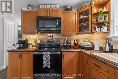 1346 Station Hill Road Laurentian Valley ON K8A 6W7