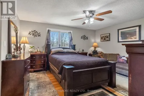1346 Station Hill Road Laurentian Valley ON K8A 6W7