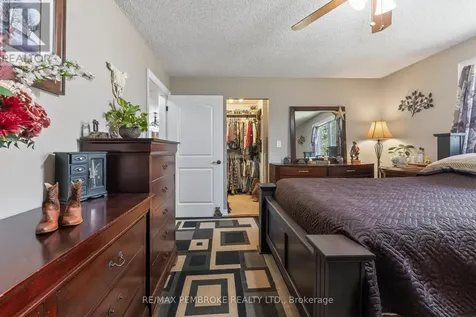 1346 Station Hill Road Laurentian Valley ON K8A 6W7