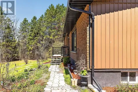 1346 Station Hill Road Laurentian Valley ON K8A 6W7