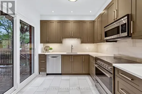 131 Acacia Avenue Ottawa ON K1M 0R2