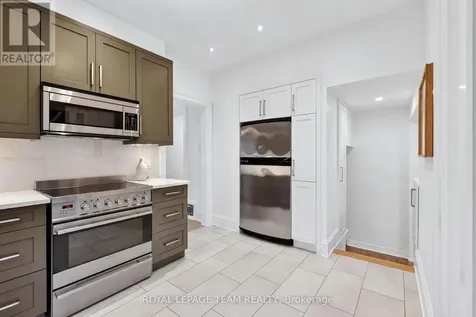 131 Acacia Avenue Ottawa ON K1M 0R2