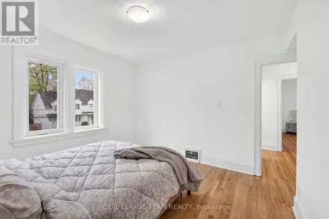 131 Acacia Avenue Ottawa ON K1M 0R2