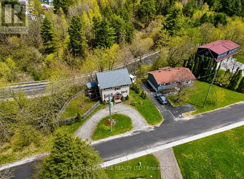 51 Robert Street Bracebridge ON P1L 2B9
