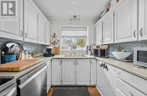 51 Robert Street Bracebridge ON P1L 2B9
