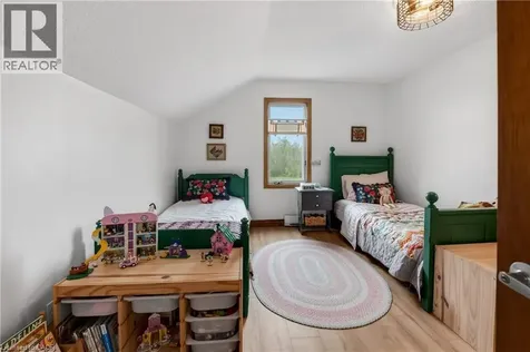 2266 Pettit Road Fort Erie ON L2A 5M4