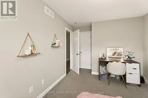 834 Cedar Creek Drive Ottawa ON K1T 0N6