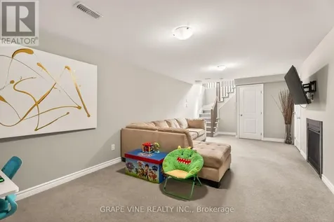 834 Cedar Creek Drive Ottawa ON K1T 0N6