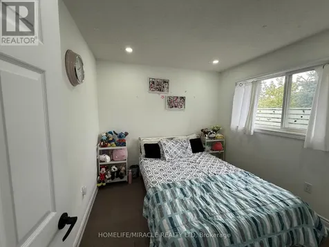100 Anglerock Drive Cambridge ON N1T 1L9
