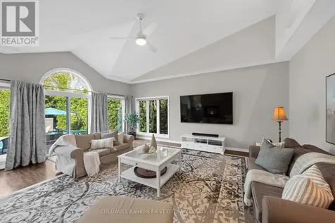 42 Hampel Crescent Ottawa ON K2S 1E4