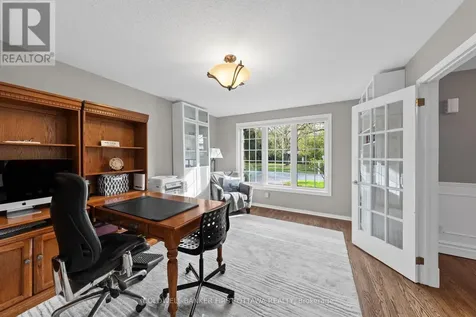 42 Hampel Crescent Ottawa ON K2S 1E4