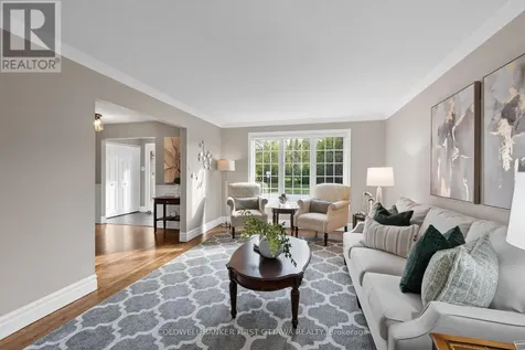 42 Hampel Crescent Ottawa ON K2S 1E4