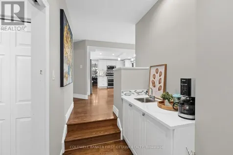 42 Hampel Crescent Ottawa ON K2S 1E4
