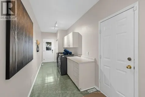 42 Hampel Crescent Ottawa ON K2S 1E4