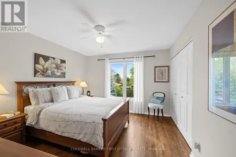 42 Hampel Crescent Ottawa ON K2S 1E4