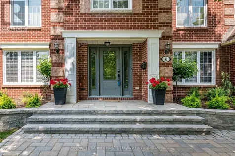 42 Hampel Crescent Ottawa ON K2S 1E4