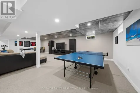 42 Hampel Crescent Ottawa ON K2S 1E4