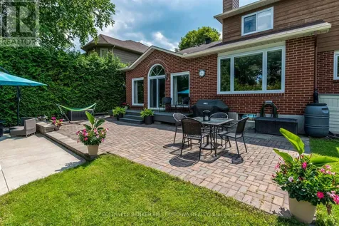42 Hampel Crescent Ottawa ON K2S 1E4