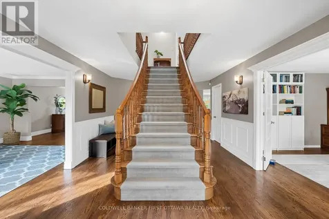 42 Hampel Crescent Ottawa ON K2S 1E4