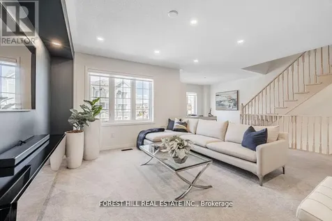 16 Hartney Drive Richmond Hill ON L4S 0J8