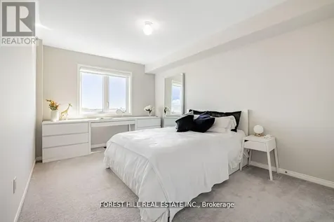 16 Hartney Drive Richmond Hill ON L4S 0J8