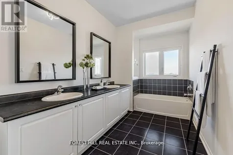 16 Hartney Drive Richmond Hill ON L4S 0J8
