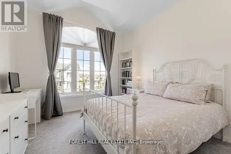 16 Hartney Drive Richmond Hill ON L4S 0J8