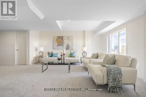 16 Hartney Drive Richmond Hill ON L4S 0J8