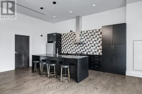 555 William Graham Drive Aurora ON L4G 7C4