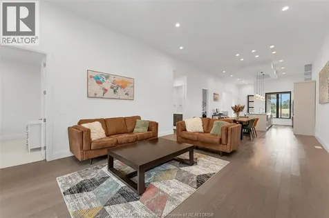 658 Lily Mac Boulevard Windsor ON N9E 0B1