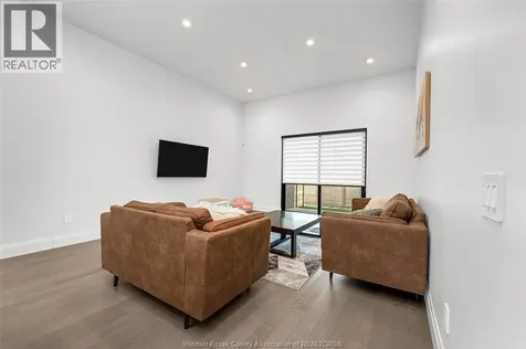 658 Lily Mac Boulevard Windsor ON N9E 0B1