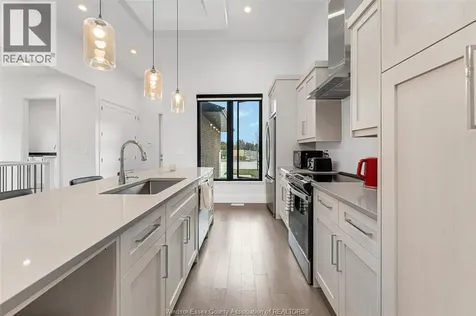 658 Lily Mac Boulevard Windsor ON N9E 0B1