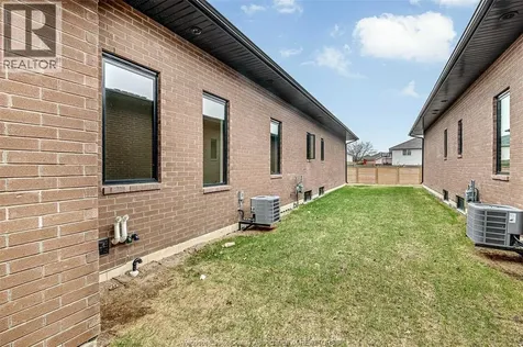 658 Lily Mac Boulevard Windsor ON N9E 0B1