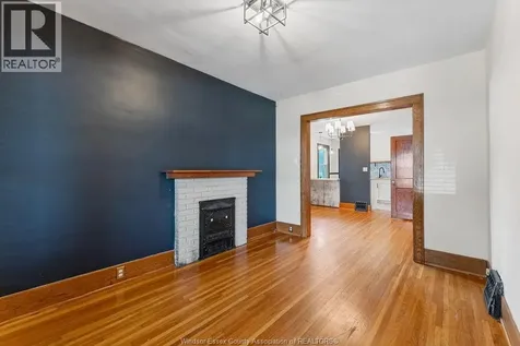 557 Moy Avenue Windsor ON N9A 2N3